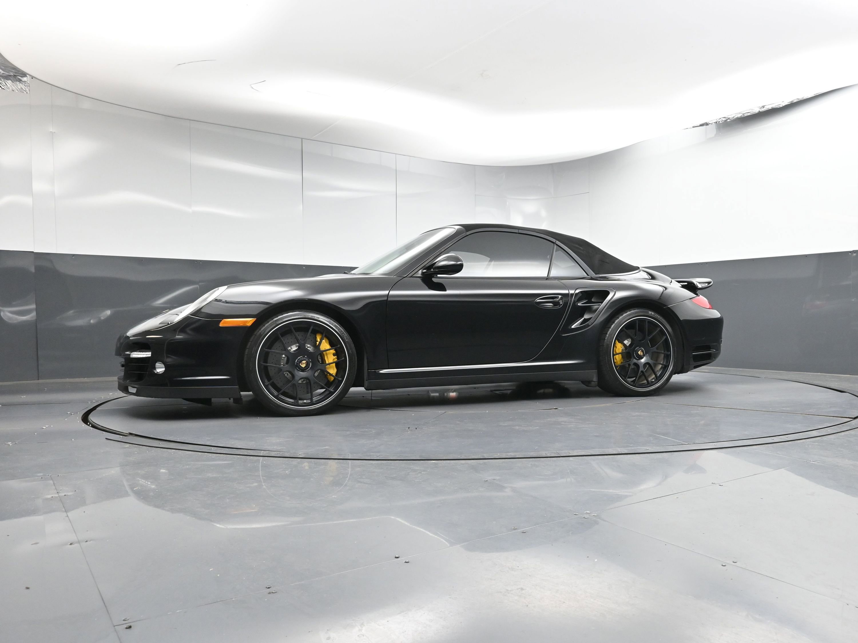 Used 2011 Porsche 911 Turbo S image 33