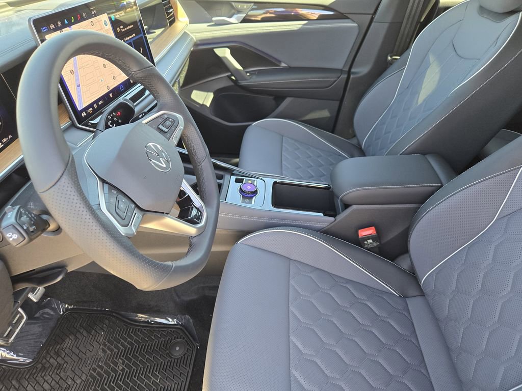 New 2026 Volkswagen Tiguan SEL R-Line image 11