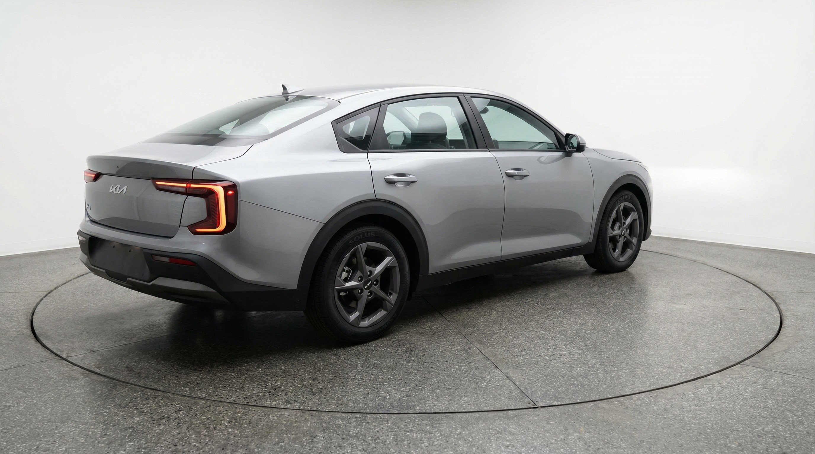 Used 2025 Kia K4 LXS image 9