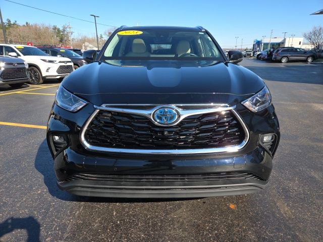 Used 2023 Toyota Highlander Limited video 2