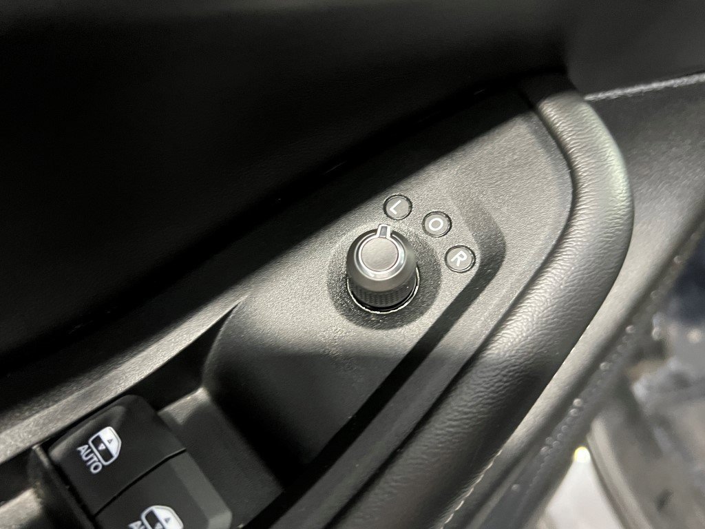 Certified 2024 Jeep Grand Cherokee L Altitude image 30