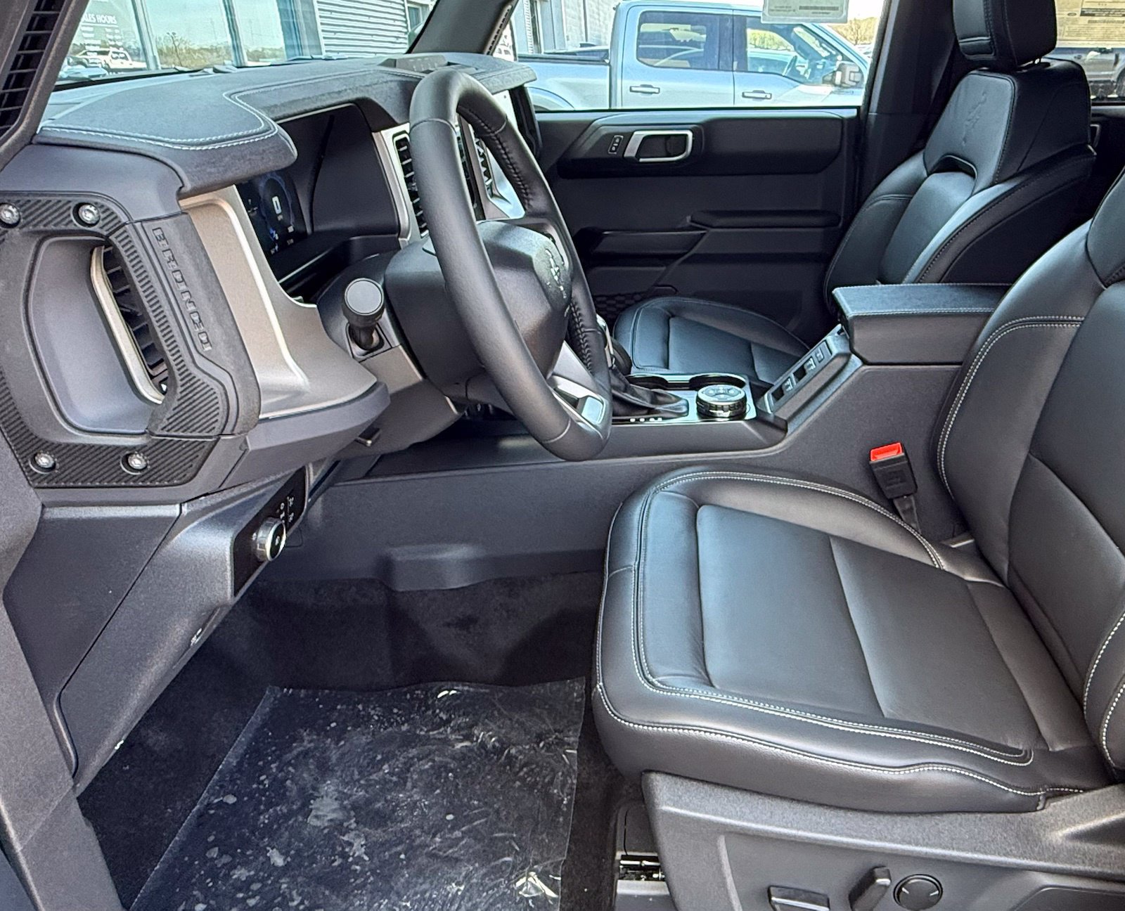 New 2026 Ford Bronco Outer Banks w/ Sasquatch Package AWD/4WD image 16