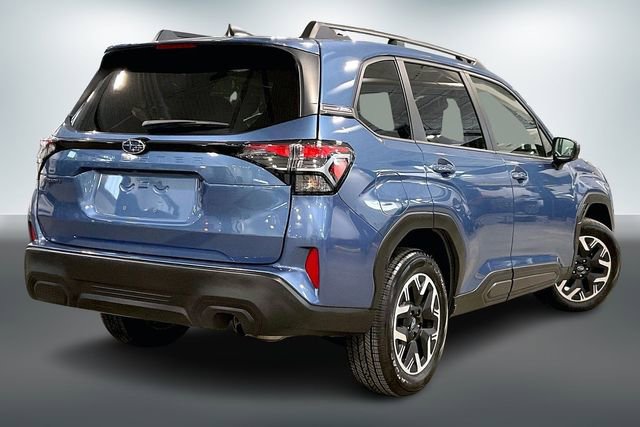 Used 2025 Subaru Forester Premium image 13