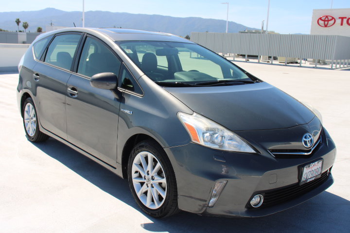 Used 2012 Toyota Prius V Five image 3