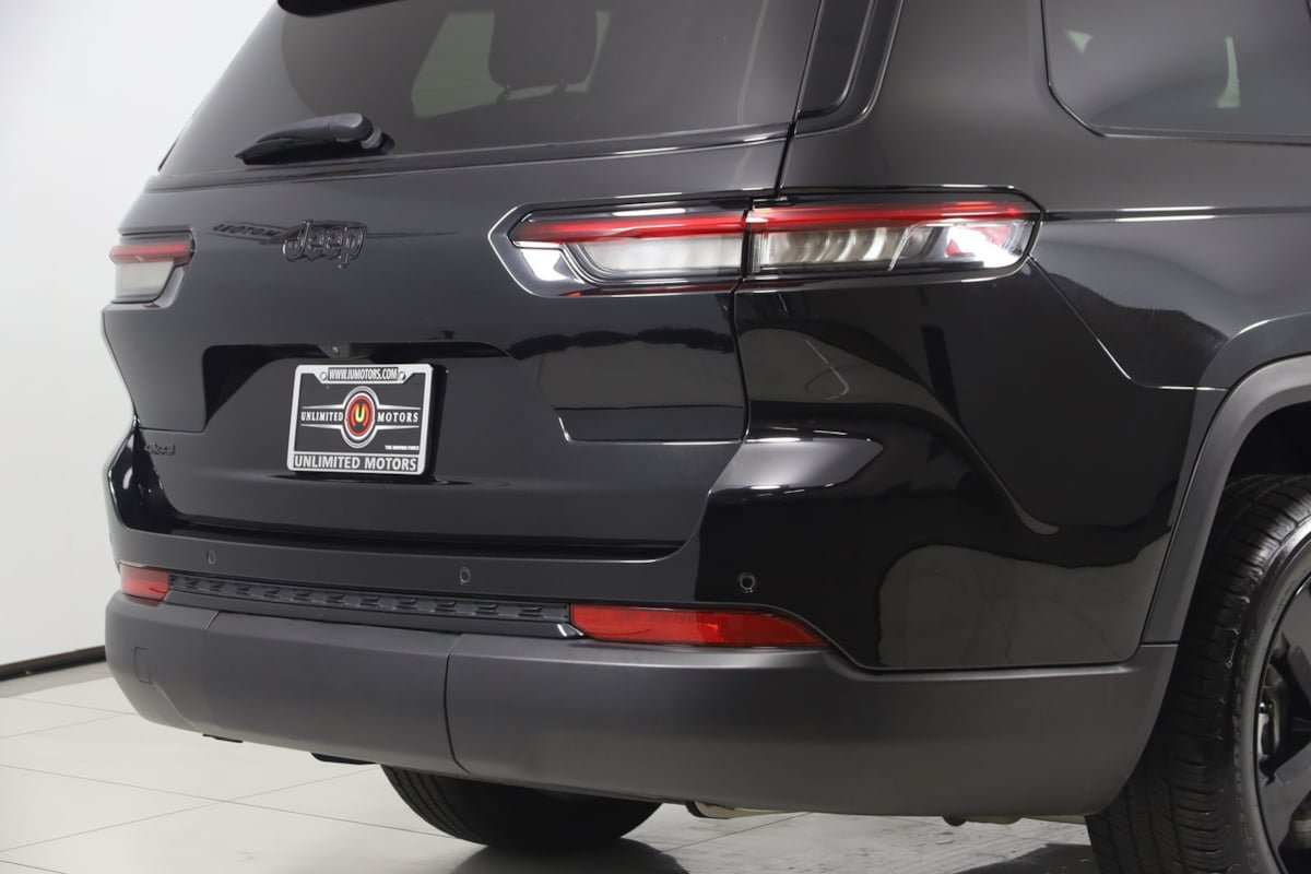 Used 2024 Jeep Grand Cherokee L Altitude AWD/4WD image 41