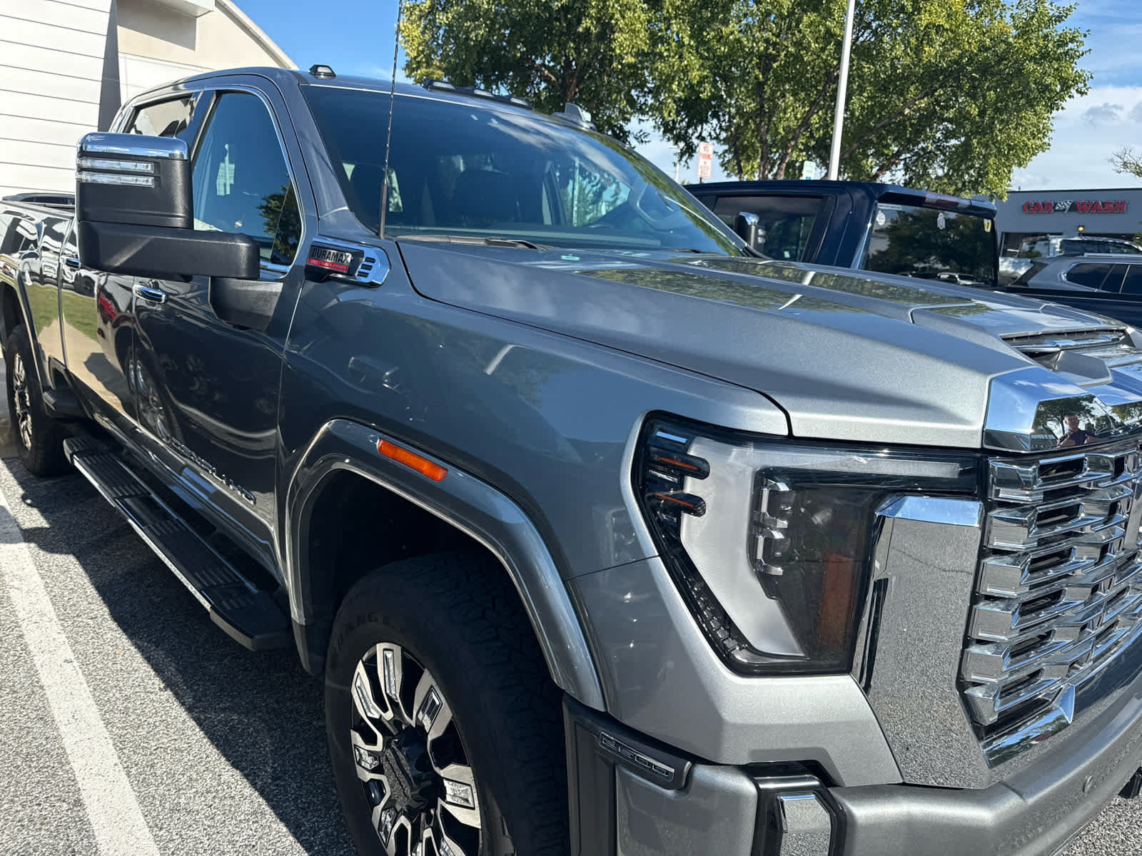 Used 2024 GMC Sierra 2500 Denali w/ Denali Reserve Package AWD/4WD image 3