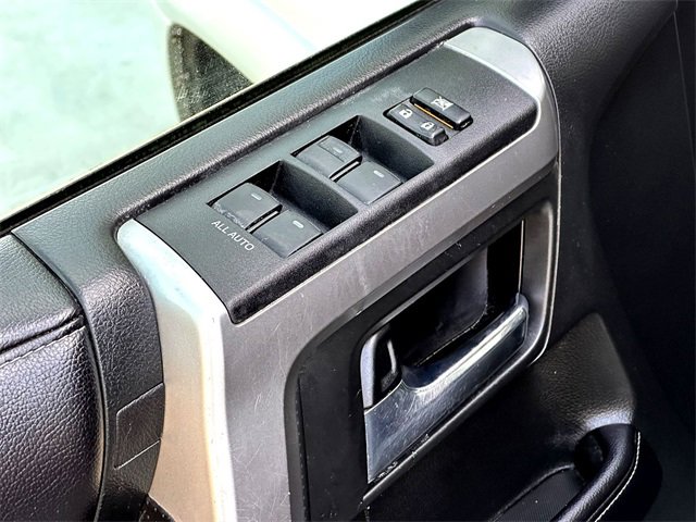 Used 2016 Toyota 4Runner SR5 image 11