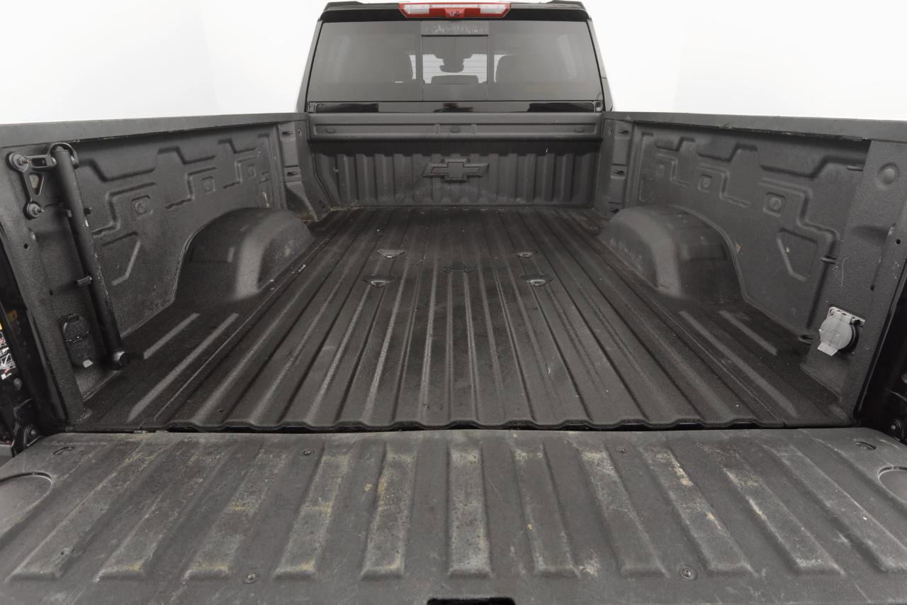 Used 2024 Chevrolet Silverado 2500 LTZ w/ LTZ Plus Package image 32