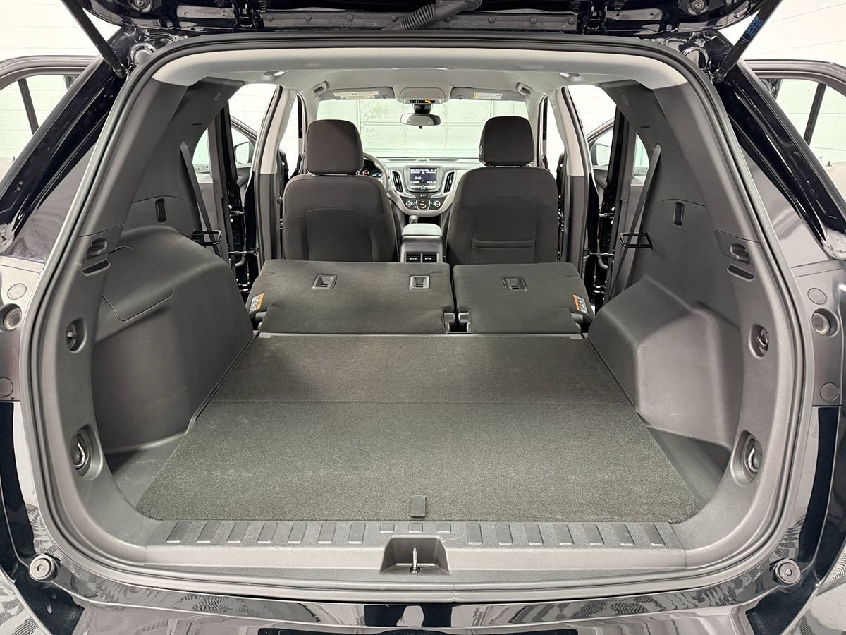 Used 2023 Chevrolet Equinox LS w/ Midnight Edition FWD image 21