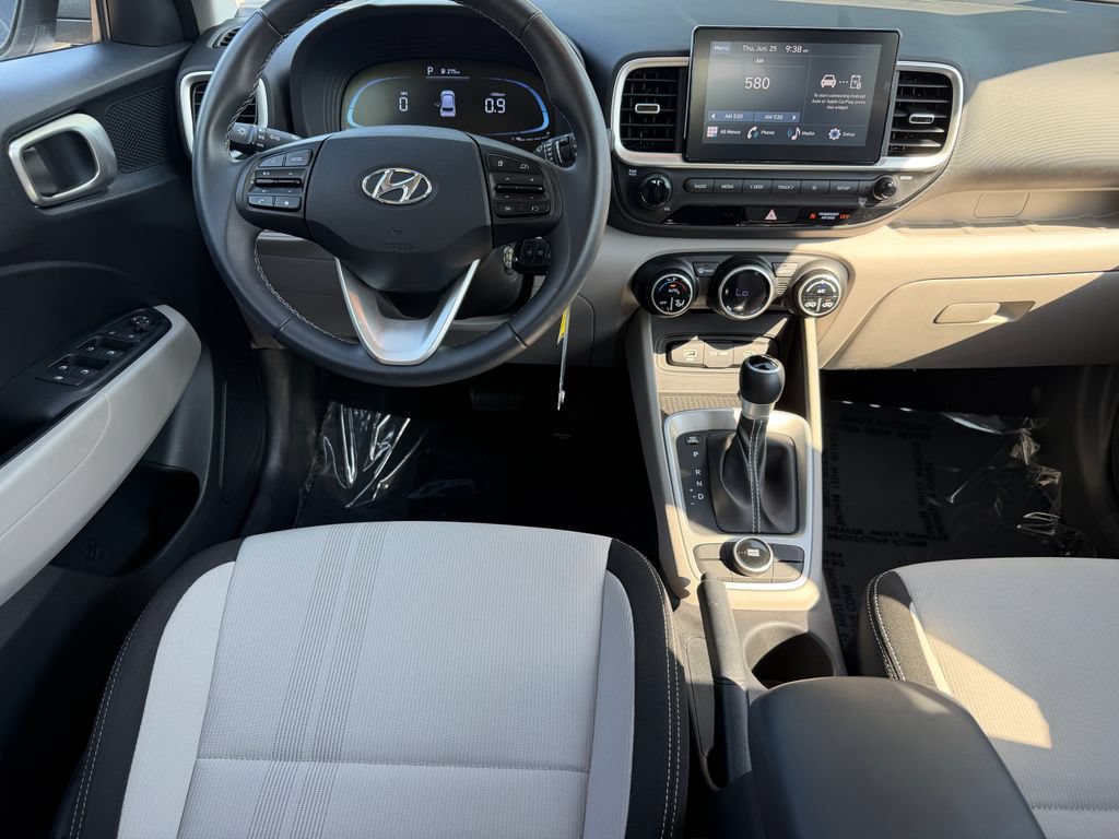 Used 2023 Hyundai Venue SEL FWD image 13