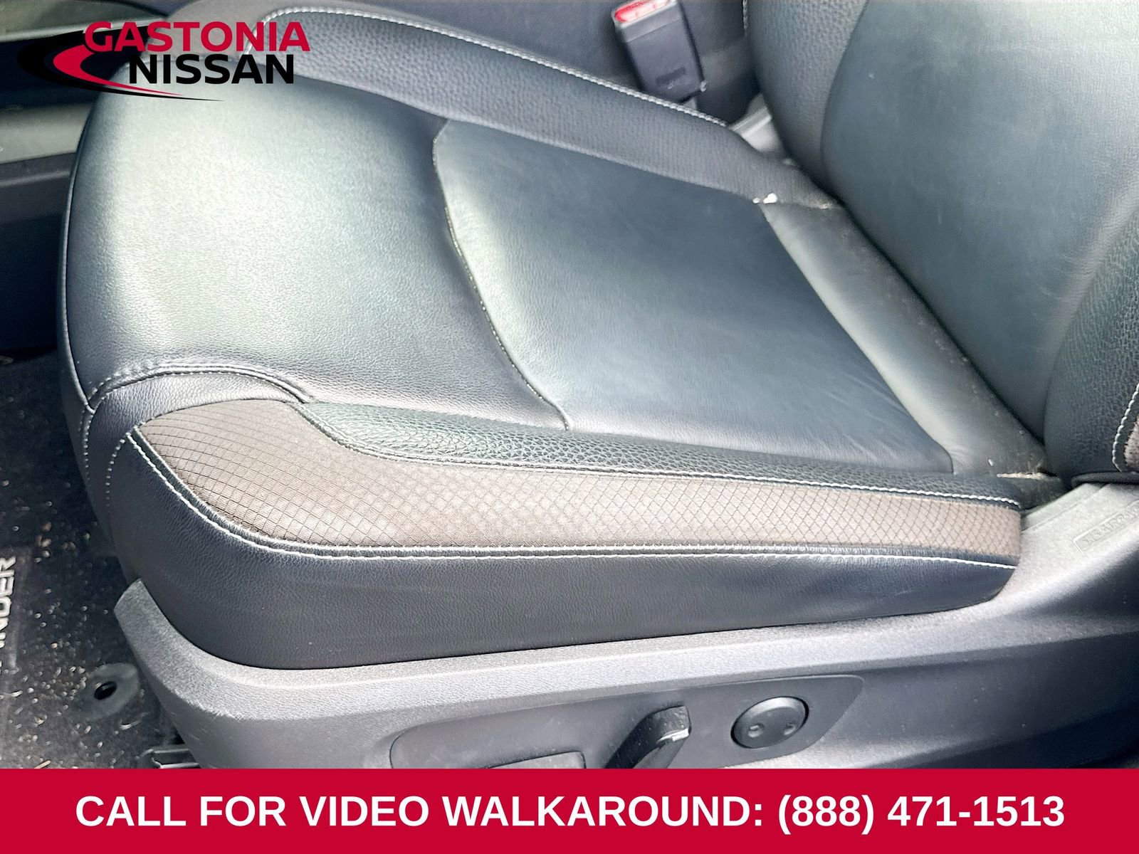 Used 2023 Nissan Pathfinder SL AWD/4WD image 24