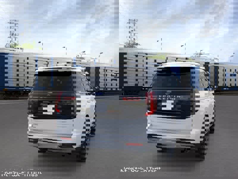 New 2026 Ford Expedition Platinum image 8