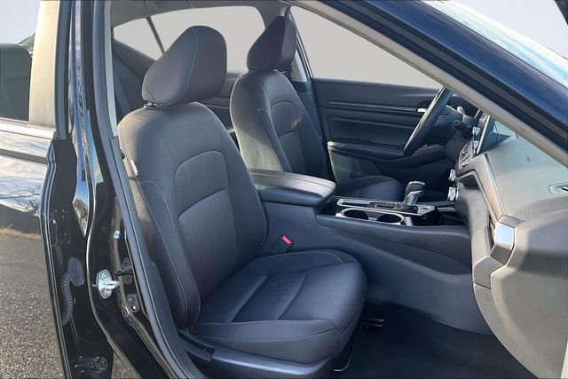 Used 2024 Nissan Altima 2.5 SV image 28