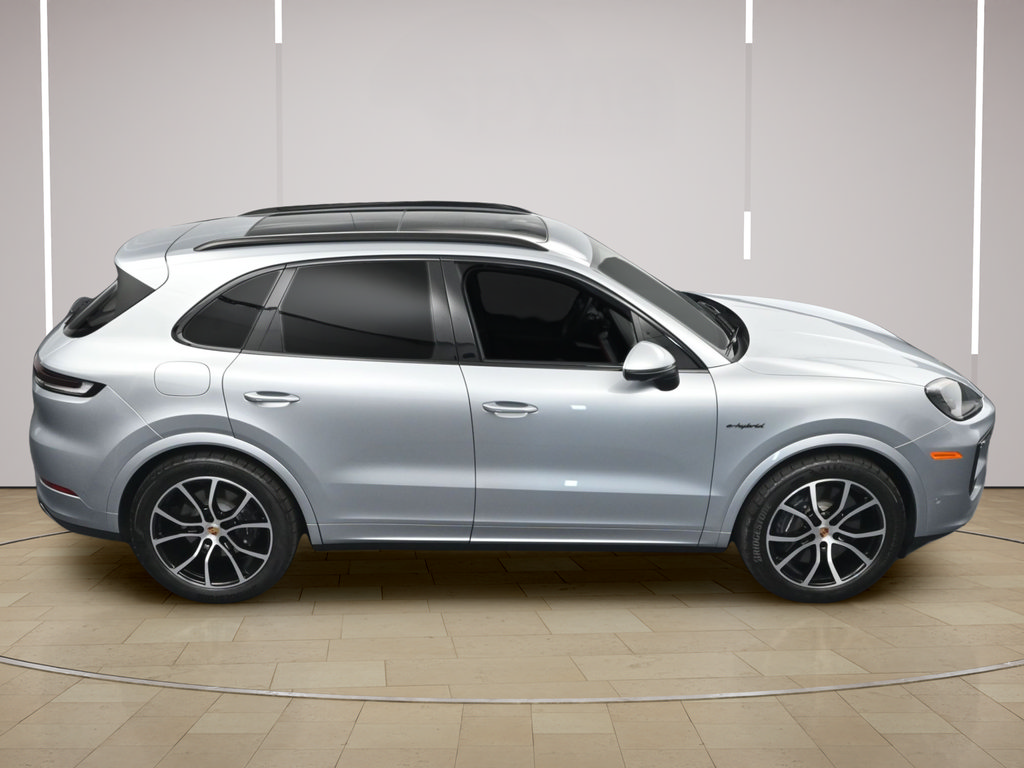 Certified 2025 Porsche Cayenne E-Hybrid AWD/4WD image 39
