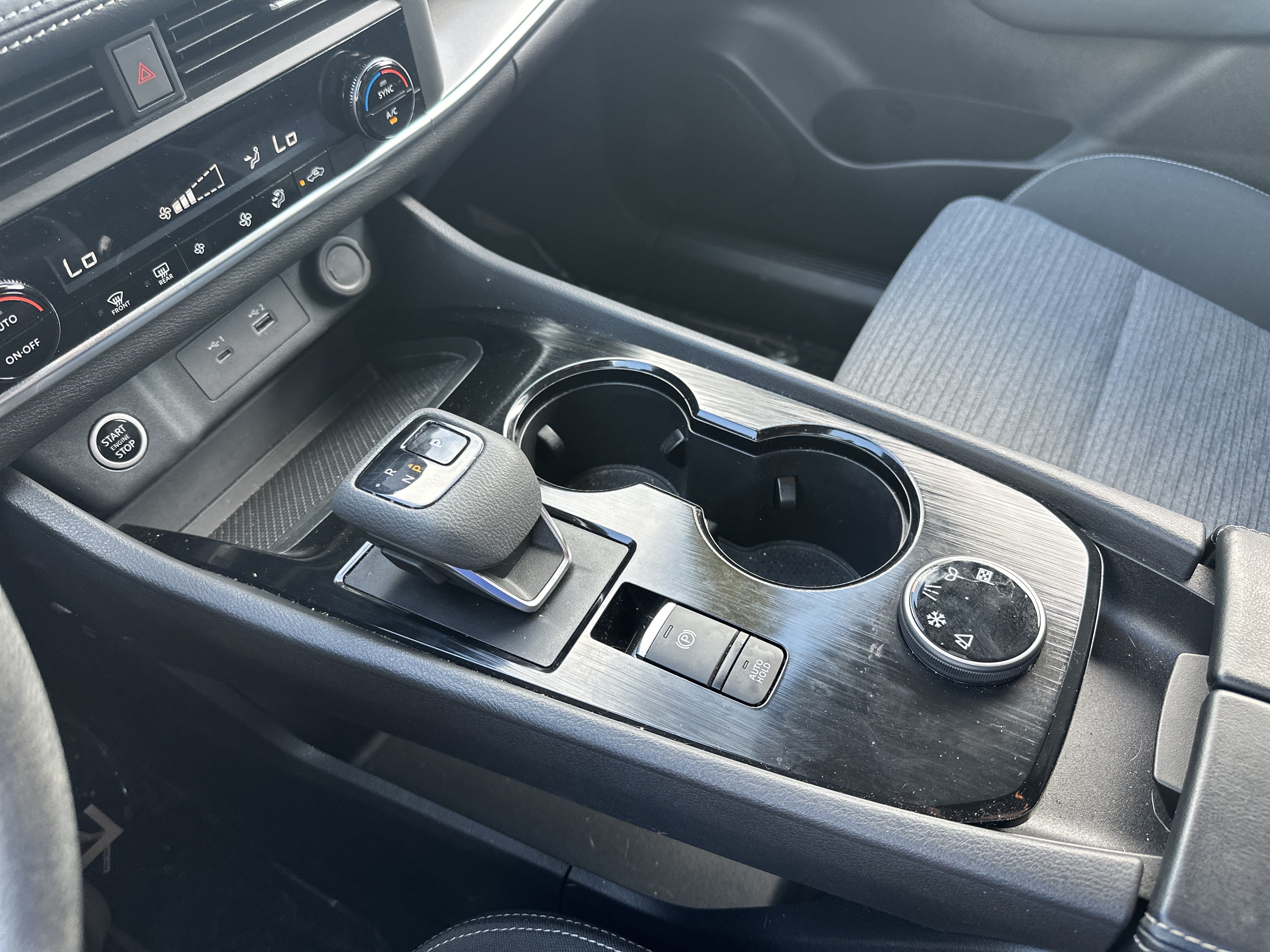 Used 2023 Nissan Rogue SV AWD/4WD image 14