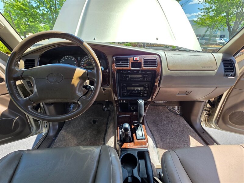 Used 2001 Toyota 4Runner Limited AWD/4WD image 17