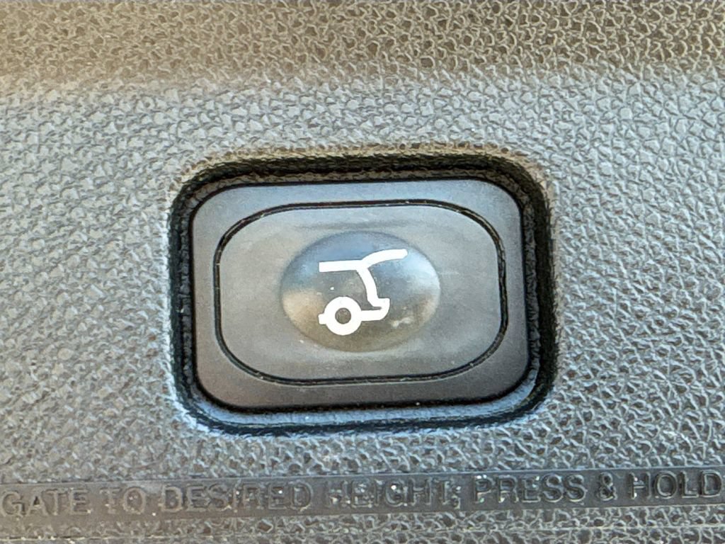 Used 2016 Ford Explorer Limited w/ Equipment Group 301A FWD image 32