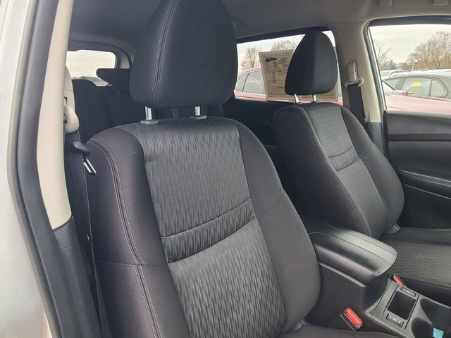 Used 2020 Nissan Rogue SV image 11