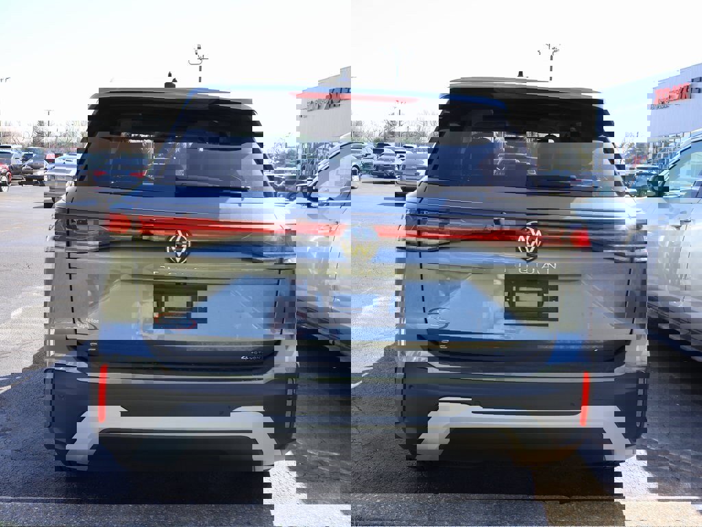 Used 2025 Volkswagen Tiguan SE image 22