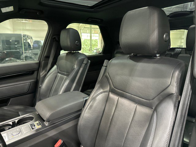 Used 2019 Land Rover Discovery SE AWD/4WD image 44