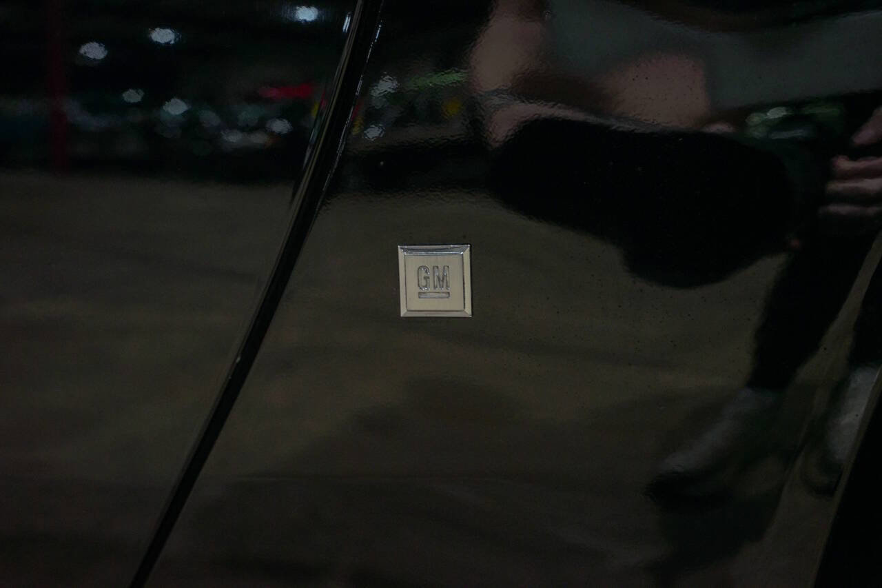 Used 2008 Cadillac XLR V RWD image 37