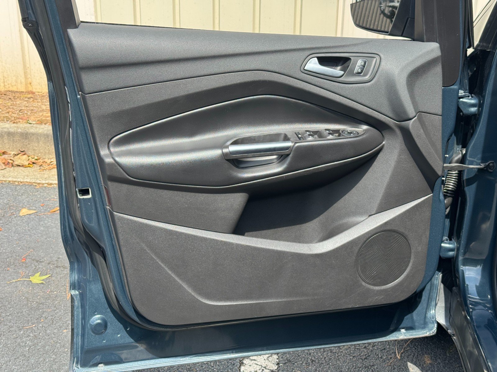 Used 2019 Ford Escape SE FWD image 35