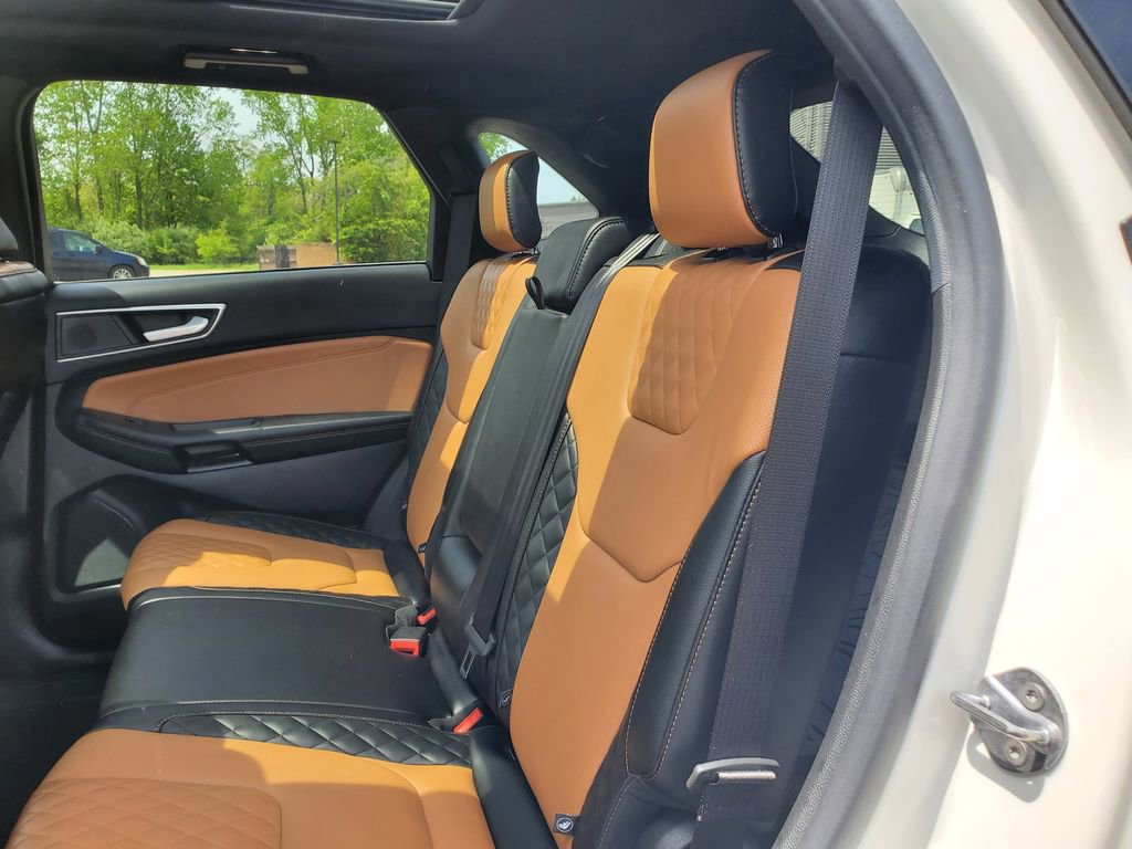 Certified 2023 Ford Edge Titanium w/ Equipment Group 301A AWD/4WD image 9