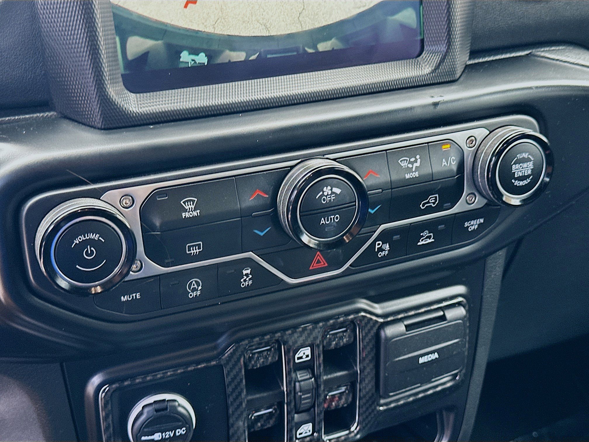 Used 2023 Jeep Wrangler Unlimited Sahara image 13