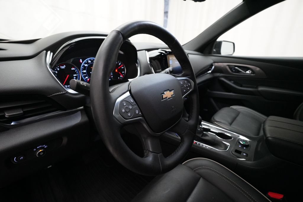 Used 2023 Chevrolet Traverse Premier AWD/4WD image 8