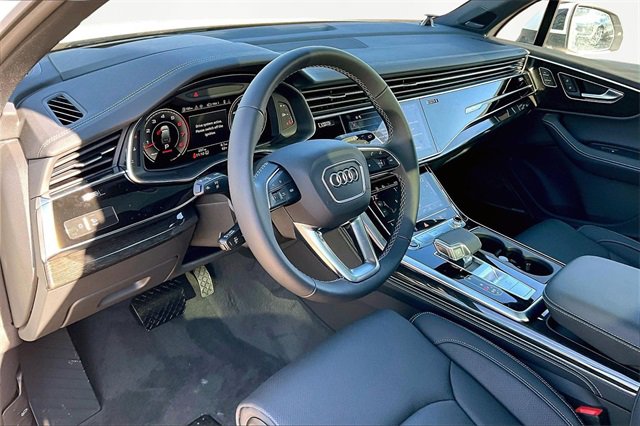 New 2025 Audi Q7 3.0T Prestige image 6