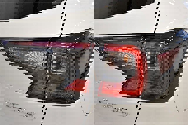 Used 2022 Subaru Outback Premium image 12