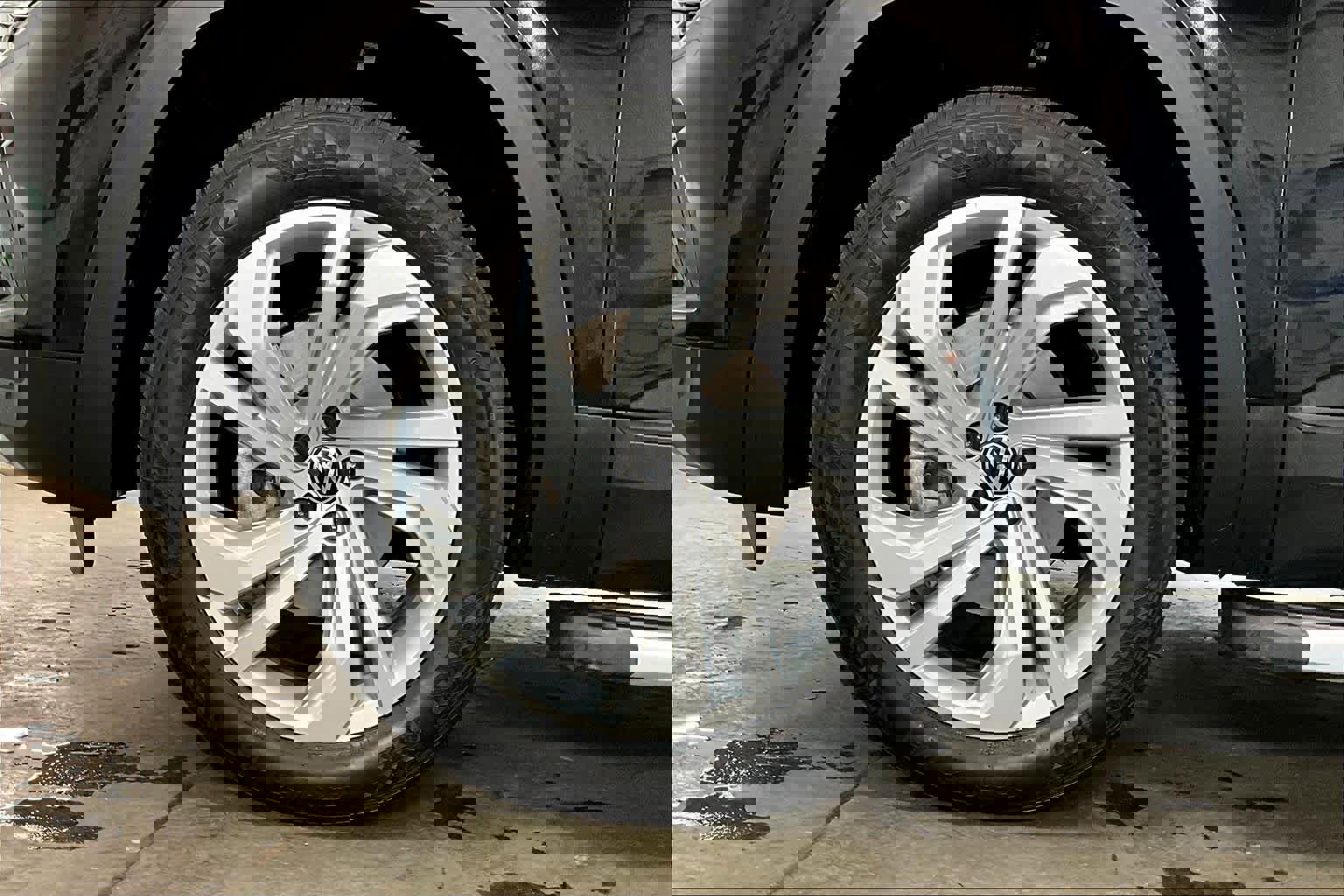 Used 2023 Volkswagen Atlas SE w/ Panoramic Sunroof Package image 12