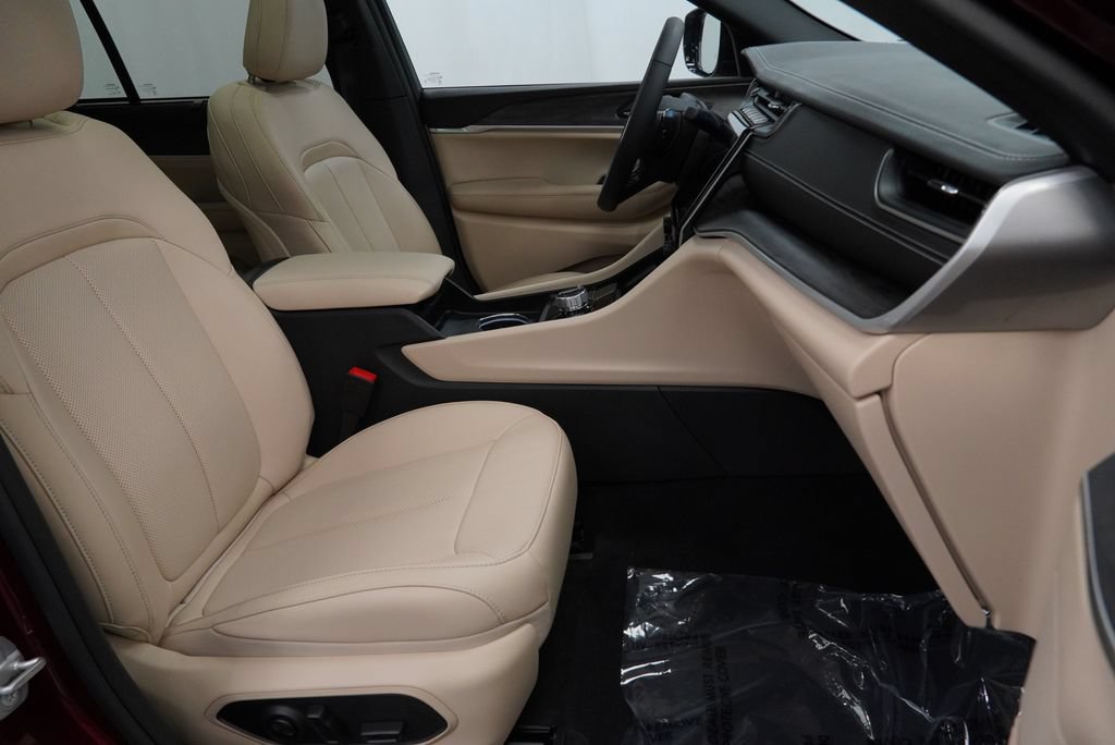 Certified 2025 Jeep Grand Cherokee Limited 4xe w/ Luxury Tech Group II AWD/4WD image 49