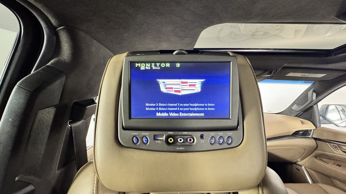 Used 2019 Cadillac Escalade Platinum AWD/4WD image 35
