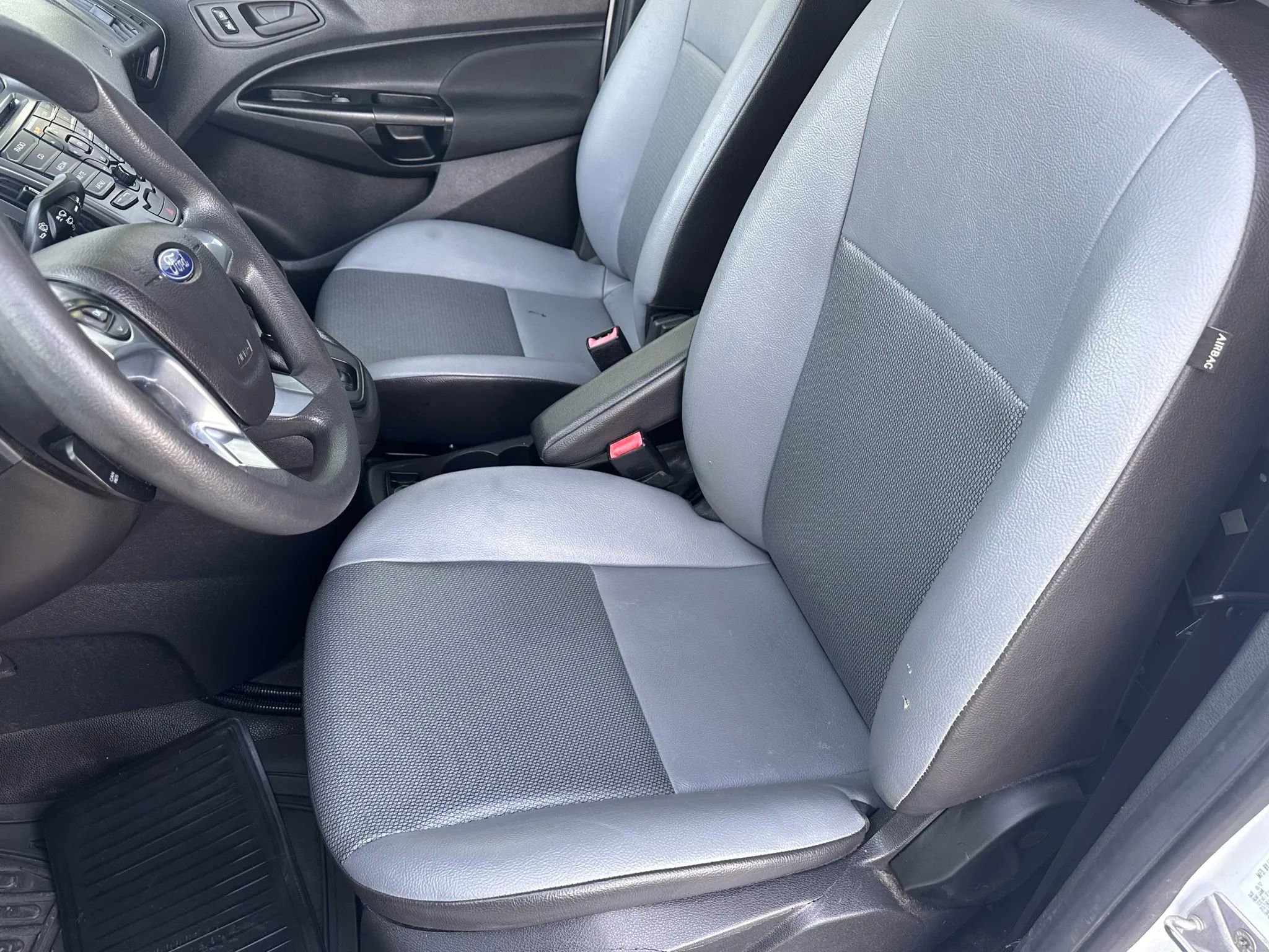 Used 2017 Ford Transit Connect XL image 8