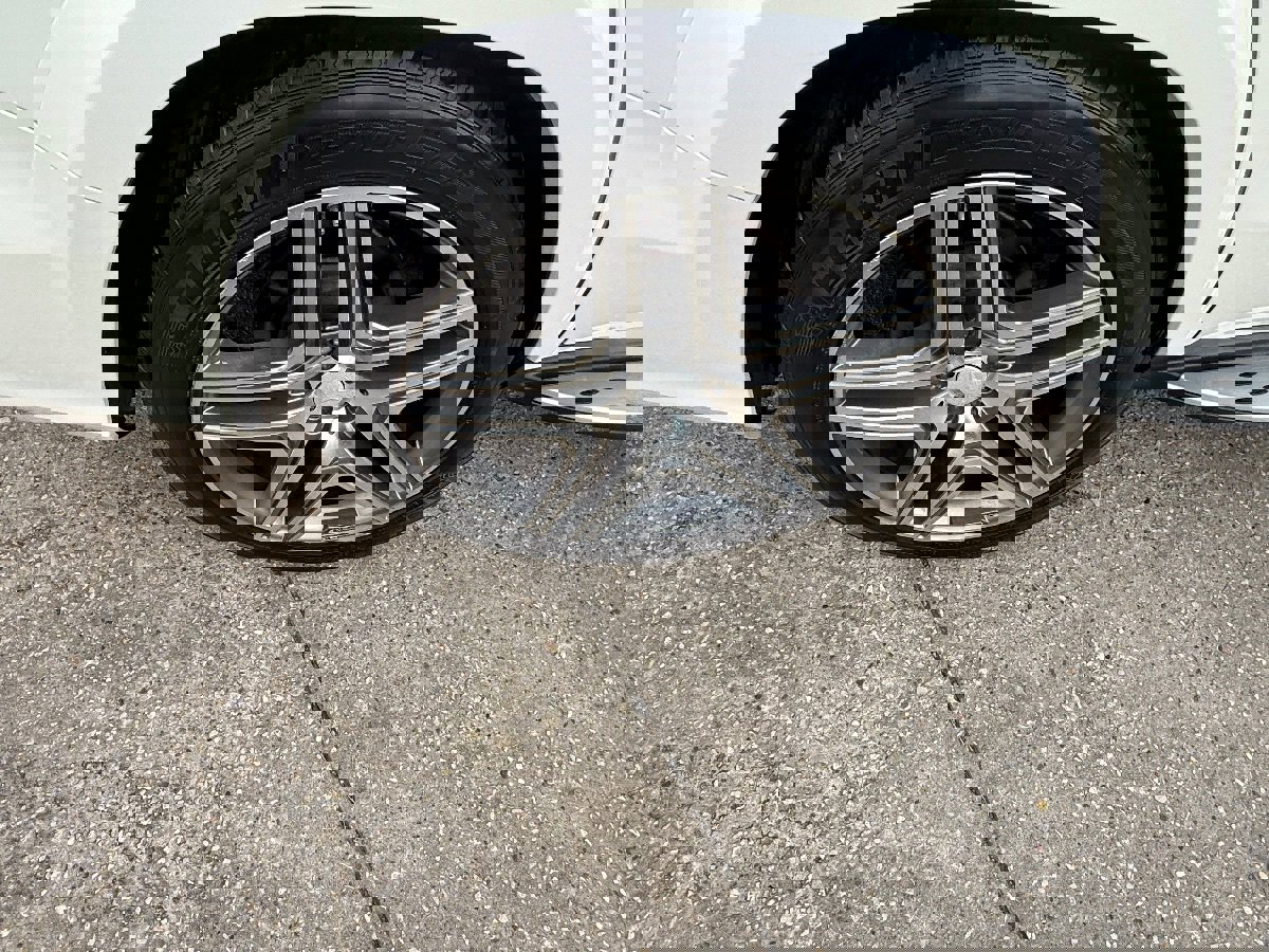 Used 2014 Mercedes-Benz GL 550 4MATIC image 13