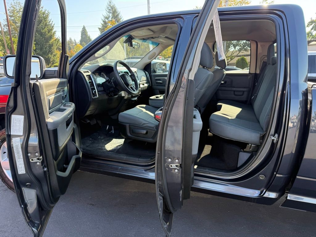 Used 2018 RAM 1500 Classic SLT AWD/4WD image 17