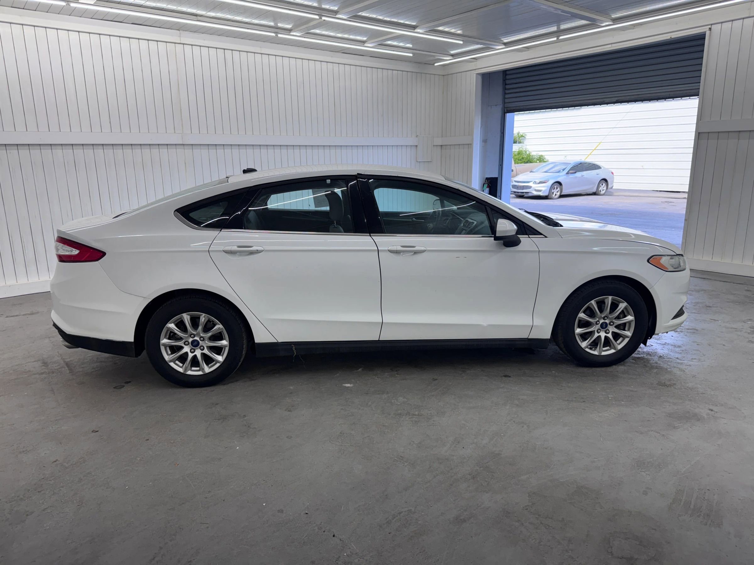 Used 2016 Ford Fusion S image 4