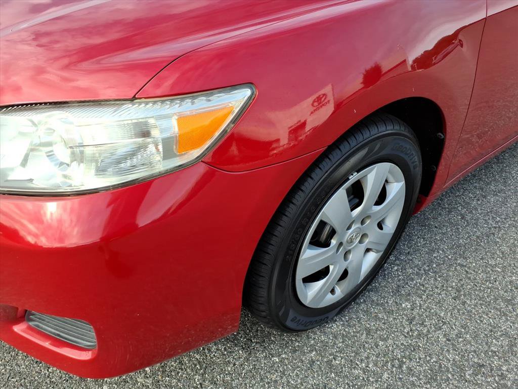 Used 2010 Toyota Camry LE FWD image 9