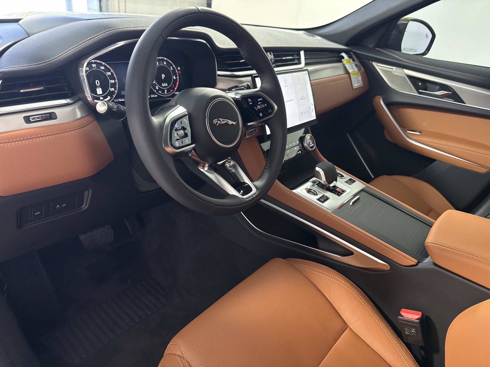 New 2026 Jaguar F-PACE R-Dynamic S AWD/4WD image 22