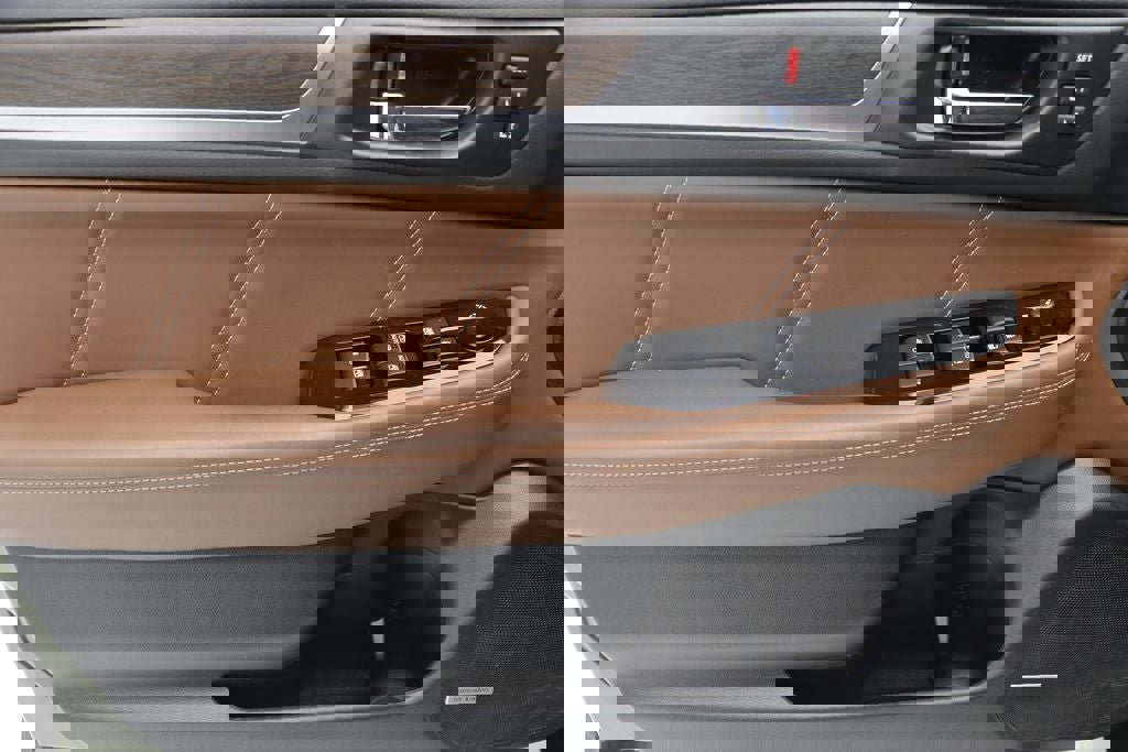 Used 2017 Subaru Outback 2.5i Touring w/ Popular Package #5A image 17