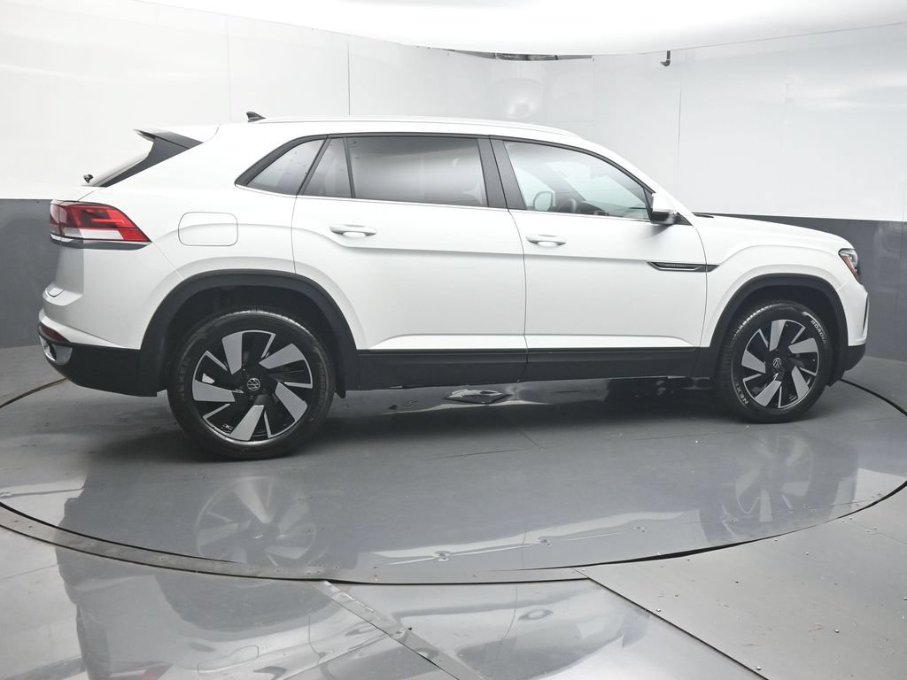 New 2026 Volkswagen Atlas Cross Sport SE FWD image 8