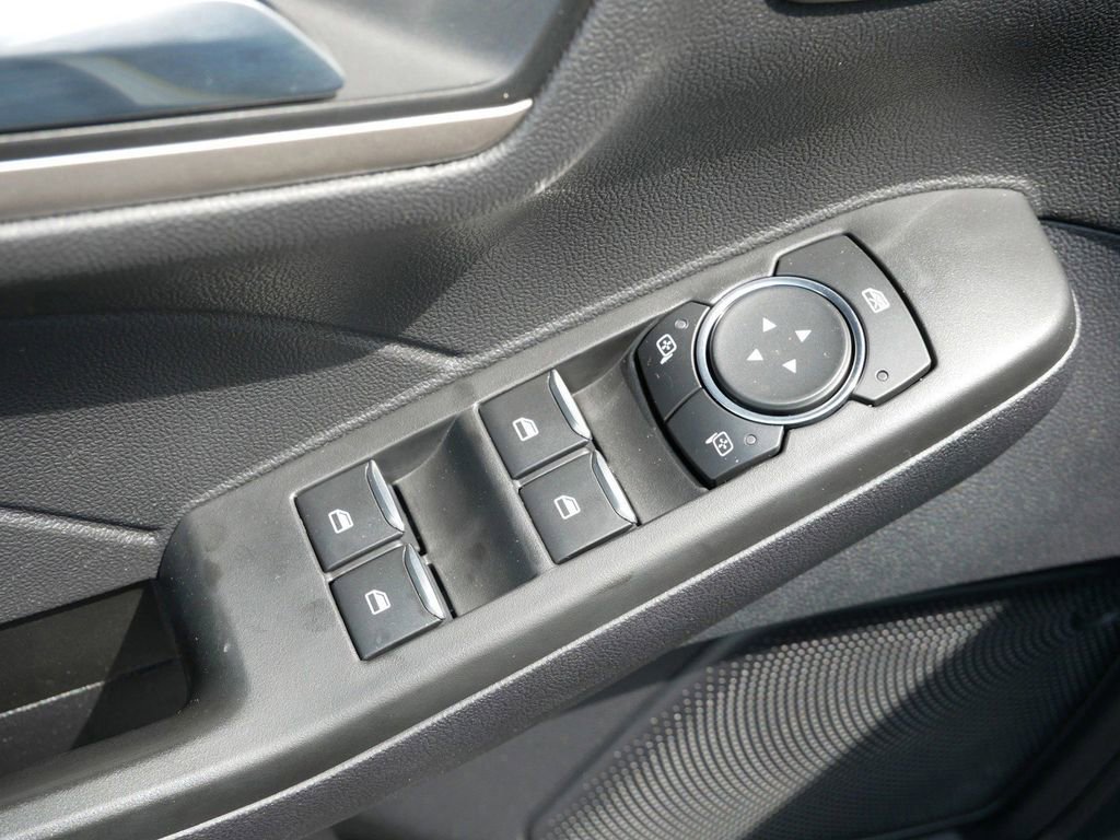 Used 2022 Ford Escape SEL w/ Technology Package image 9