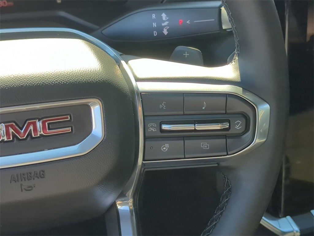 Used 2025 GMC Acadia Elevation image 10