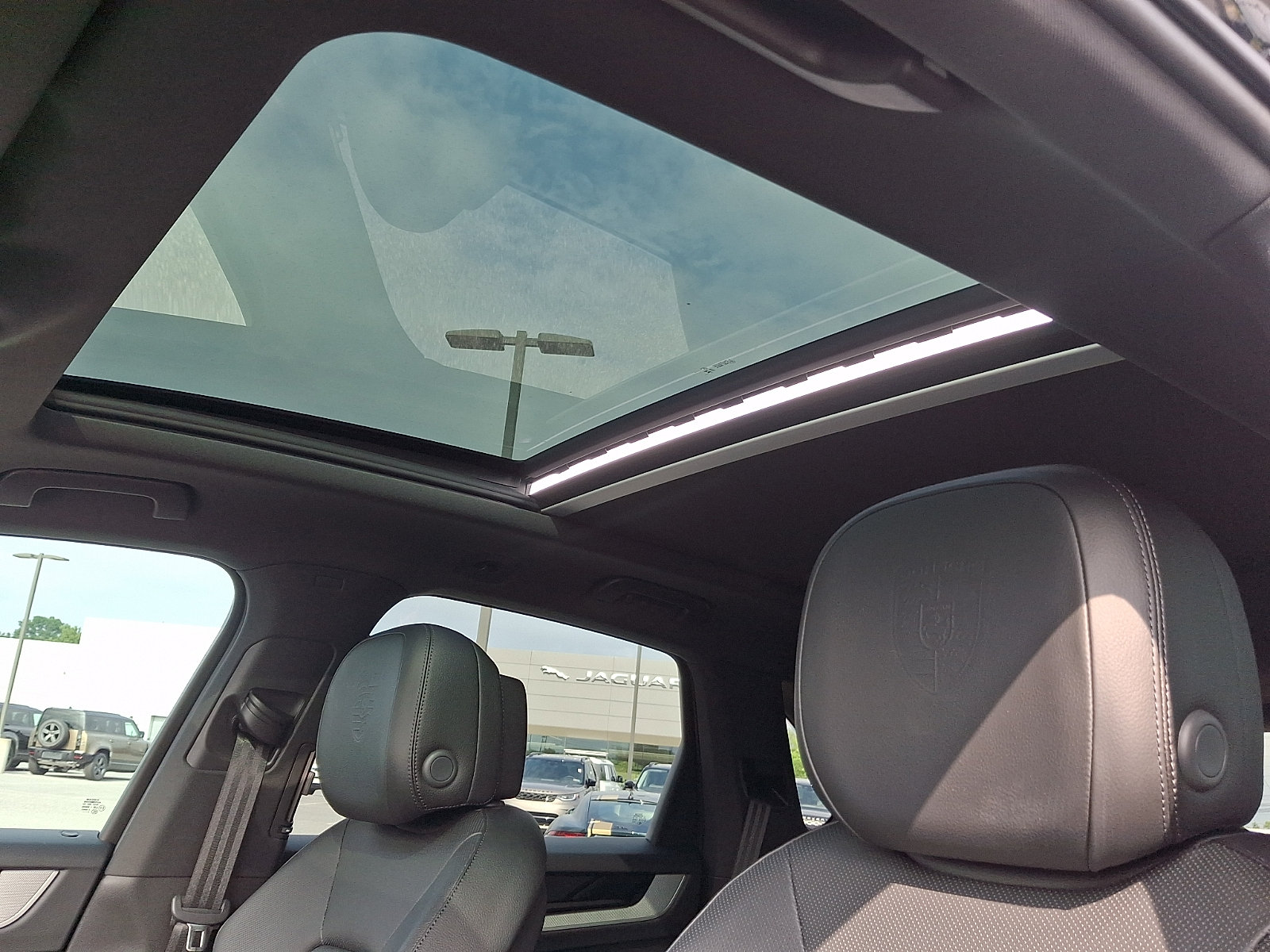 Used 2024 Porsche Cayenne AWD/4WD image 13