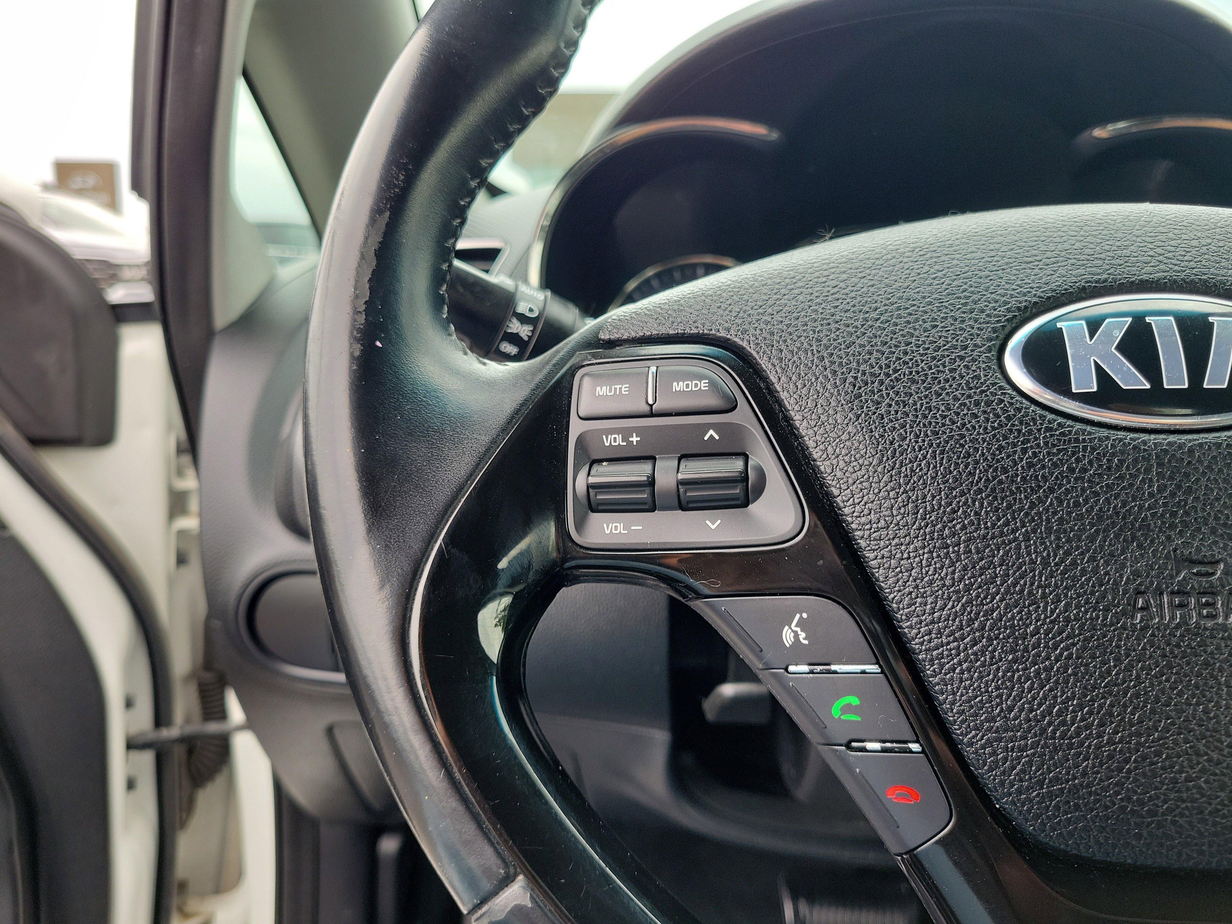Used 2017 Kia Forte S FWD image 22