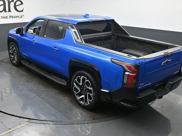 Used 2025 Chevrolet Silverado EV RST image 40