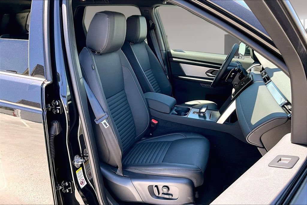New 2026 Land Rover Discovery Sport Landmark AWD/4WD image 11