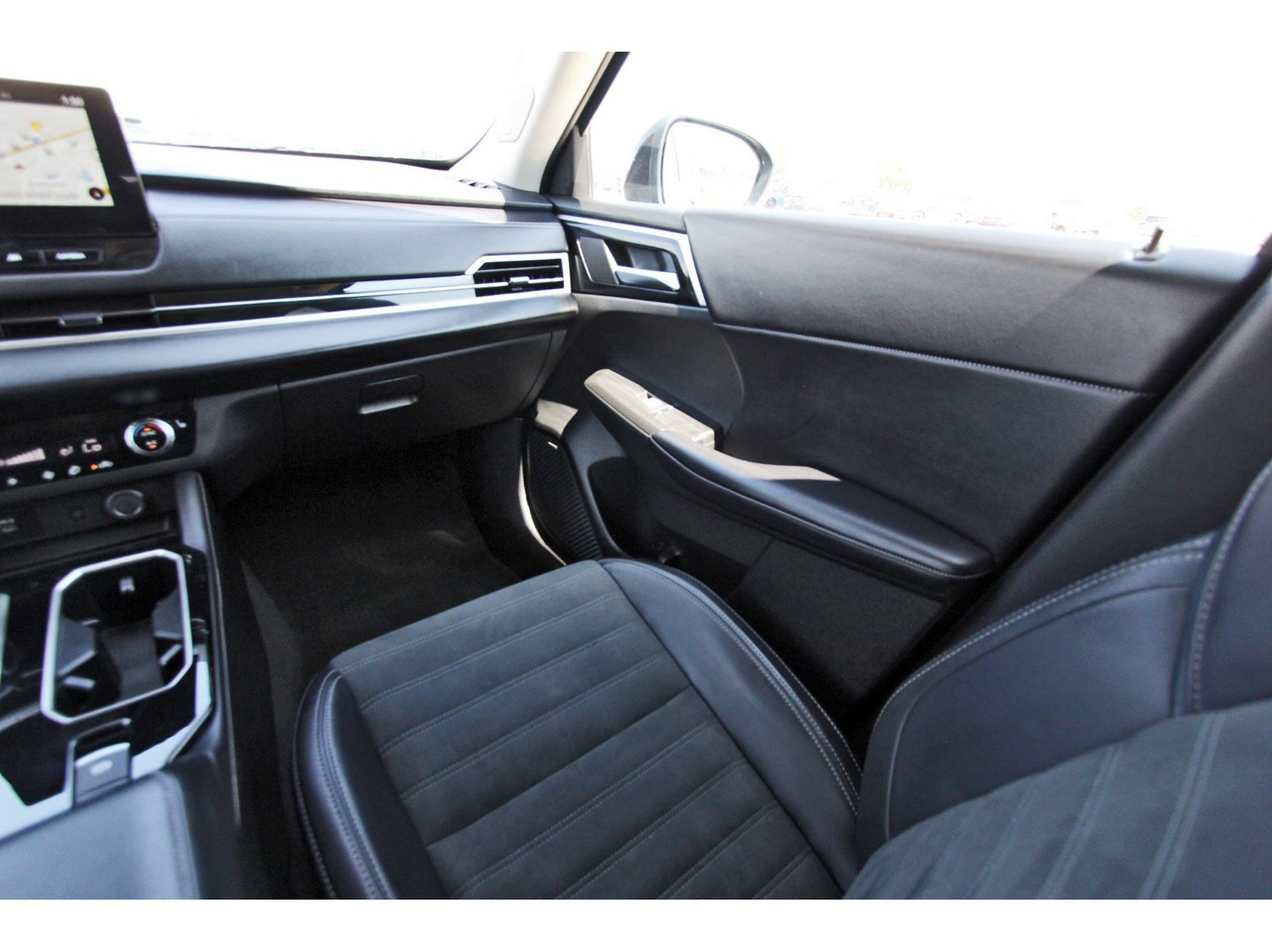 Used 2025 Mitsubishi Outlander SE FWD image 11