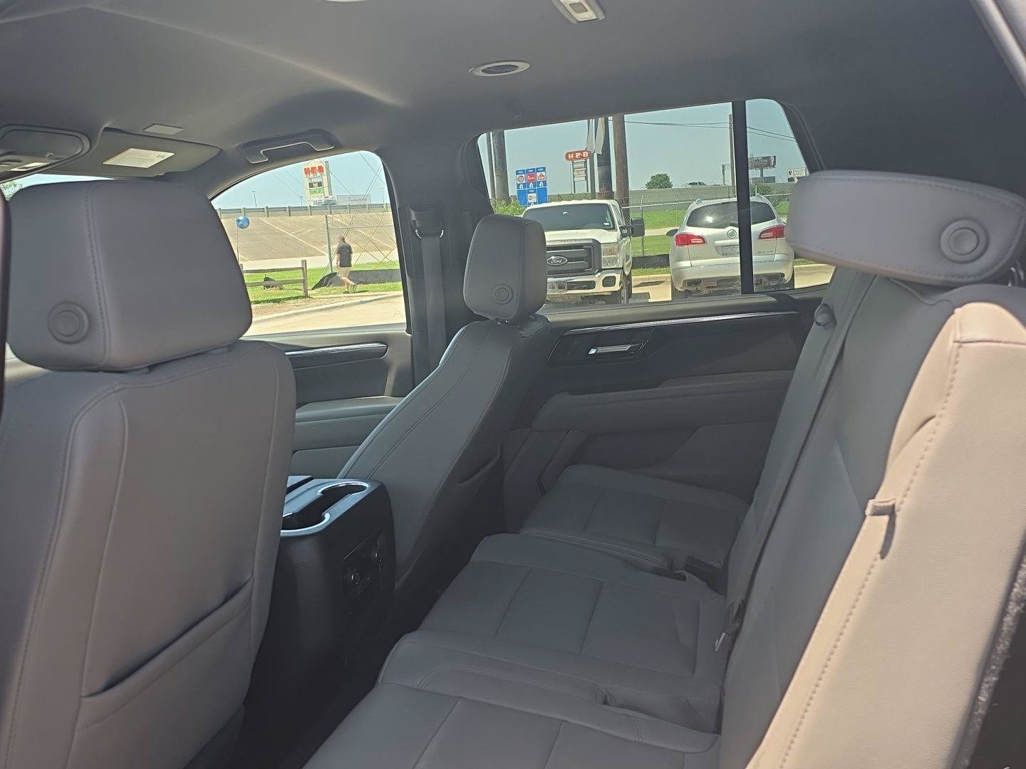 Used 2025 Chevrolet Tahoe LT RWD image 27